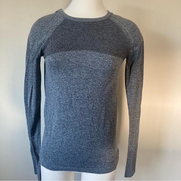 Lorna Jane | Charcoal Heather Rhythmic Seamless Raglan Top - Picture 3 of 7
